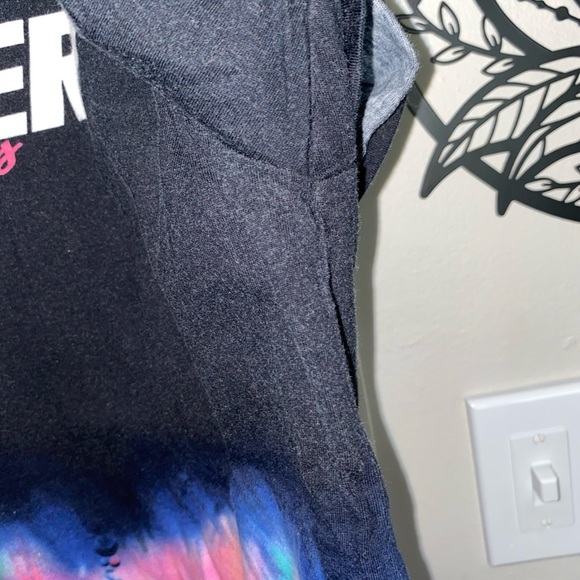 Hollister Men's Black and Blue‎ pink Graphic T-Shirt summertime medium - Picture 7 of 9